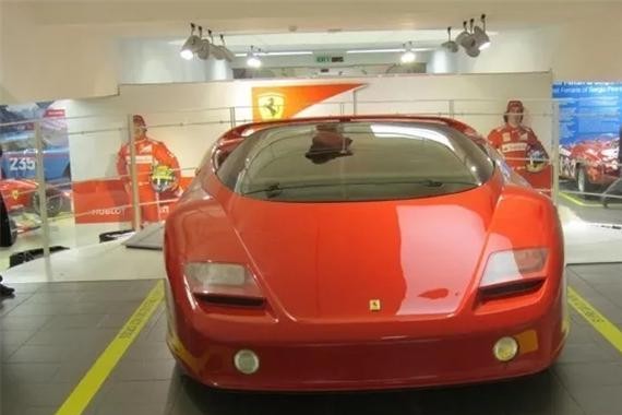 这款法拉利全球限量3台，一台在博物馆，剩下两台全在他的车库！