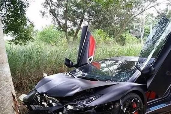 在越南，几辆跑车就能养活一个修理厂，越南为什么那么多跑车？