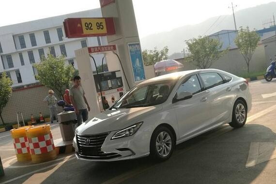 雷克萨斯的外观+奔驰的内饰，这辆轿跑顶配只要15万，你会买吗？