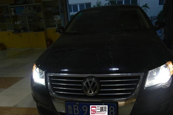 大众迈腾B6更换全新面罩，加装海拉透镜、欧司朗CBI顶级氙气灯泡