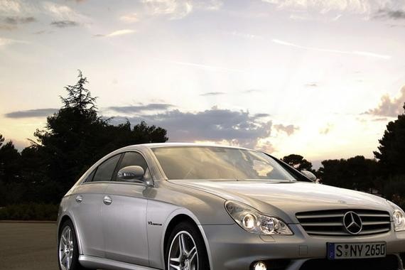 始于品牌，陷于颜值，忠于驾驶？