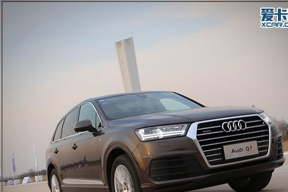 科技舒适再提升 爱卡测试2018款奥迪Q7