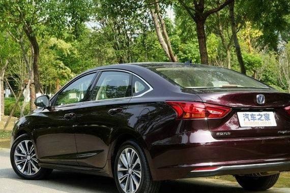 吉利博瑞慌了，还不到十万的中型轿车，你会买吗？