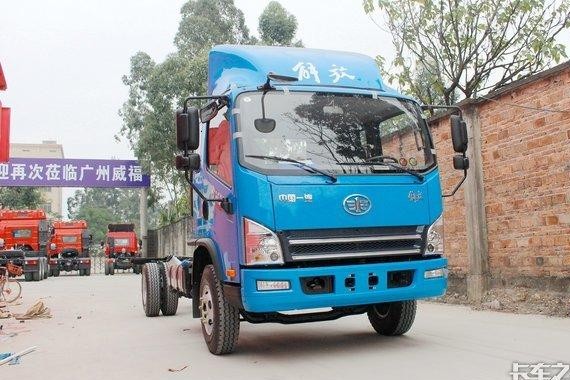 厢长五米四只售11.6万 搭载潍柴的国五解放麟V中卡终于来了