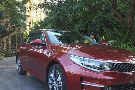 老爸一心想让我买辆大众车，见我提了这车后，却不敢再夸大众车了