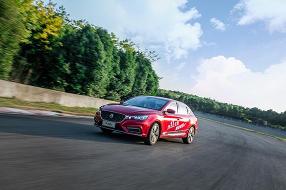 “最性能座驾”力压合资独得车主大爱 全新名爵6上市首月口碑No.1