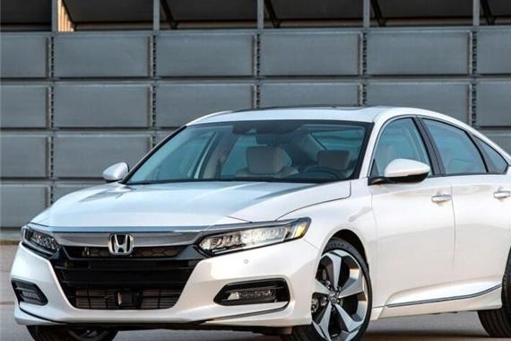 只有1.5T，雅阁会被凯美瑞按在地上摩擦吗？