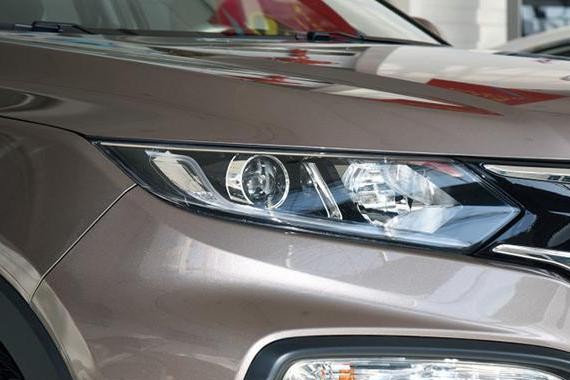 油价又涨了，这SUV年销超15万辆，颜值高动力强劲，省油又好开