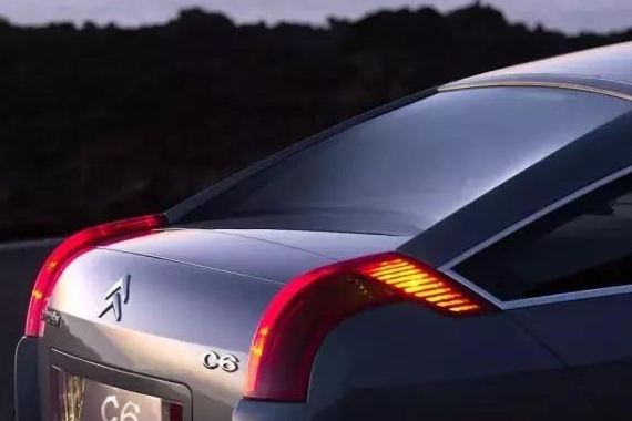 雪铁龙C6傲娇颜值堪比保时捷Panamera，为何备受冷落！