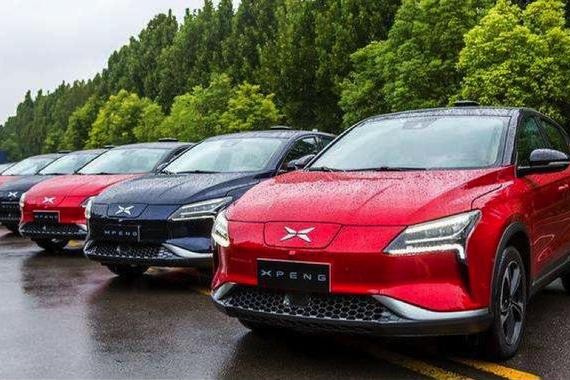 最贴近百姓的国产电动车，阿里投资，续航300公里，10万颜值很高