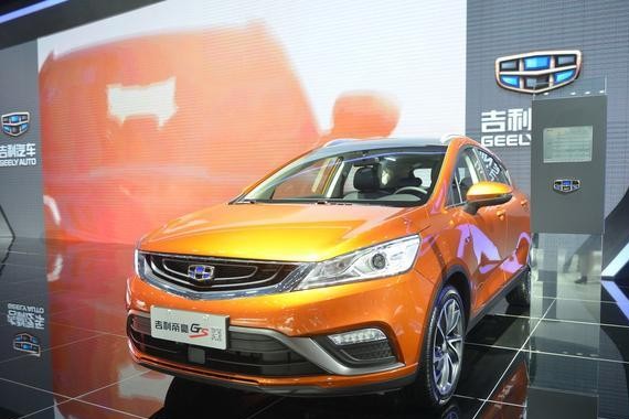 我把刚提的国产SUV开回老家，别人都不相信这车才几万块！