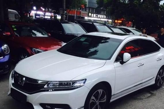 20万买思铂睿还是买UR-V呢？这不仅是轿车和SUV的选择