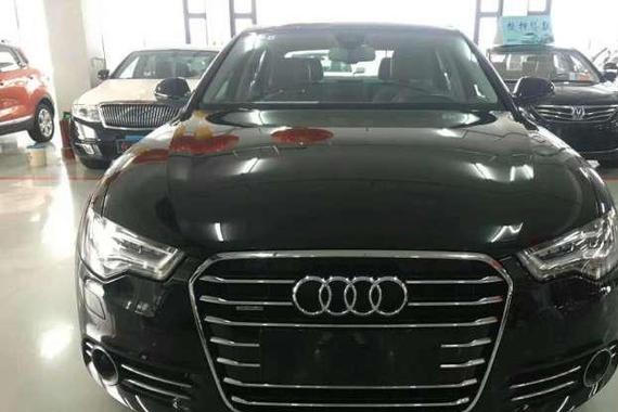 偶遇奥迪4S店处理老款车型，员工说：老款A6L半价直接开走