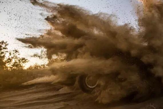 变态越野车的越野调教之地—有星辰、有美女、有激情……