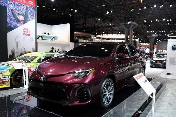 丰田旅行车来了，配全景天窗，空间大油耗低，售12万，吊打奥德赛