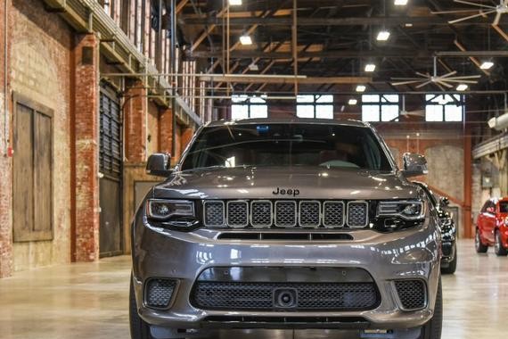 低调炫富！开这四款SUV的，多半是隐形富豪！