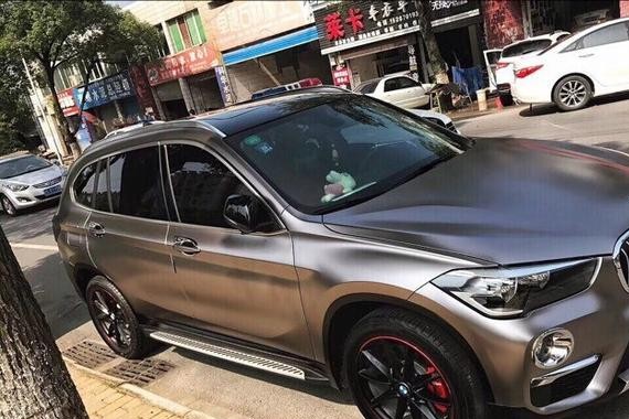 20岁骚年新提宝马X1就拿去全面改装，帅出了天际