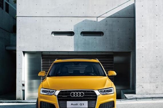 奥迪Q3 30周年版上市，售24万起，你会选择宝马X1还是奥迪Q3？