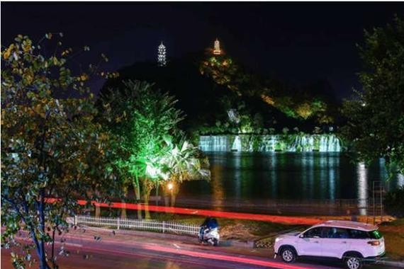 国产这款车, 在国内被誉为“装逼神车”, 其外观动力能与BBA媲美