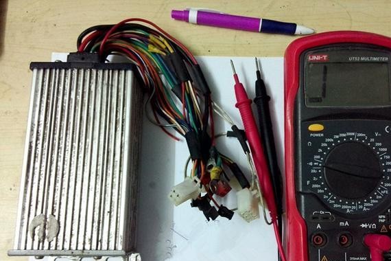 电动车控制器坏了，修车师傅这样去检查判断，图文演示