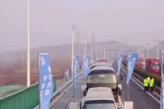 高速公路化身充电宝，电动车再不愁走远路了