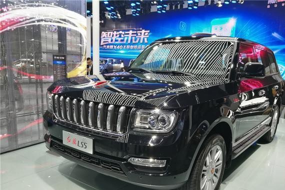 实拍百万级红旗SUV：九条龙当车标，路虎揽胜都眼红了
