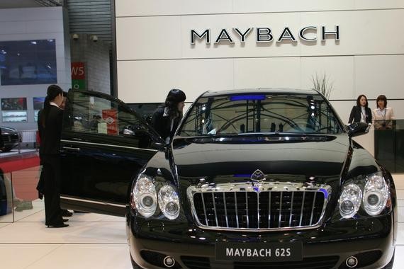 马云的千万级座驾，一次保养20万，看看后排座椅就知道有多豪华！