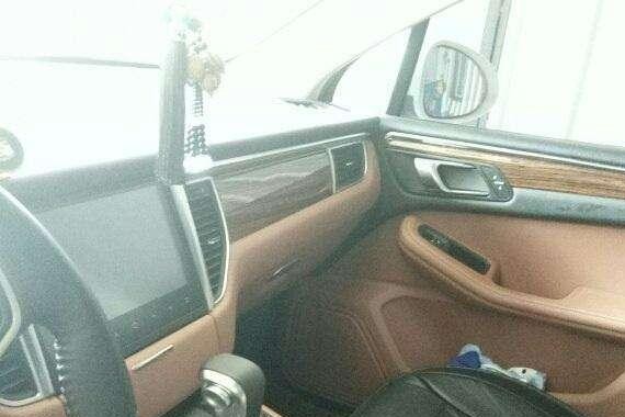 小伙刚提一辆众泰，突然发现比保时捷还帅！