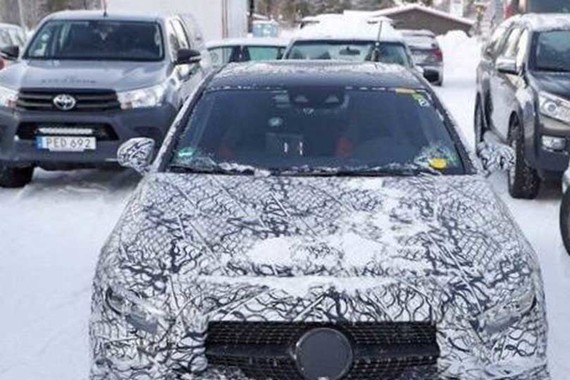 奔驰新一代A级混动版谍照 有望3月亮相