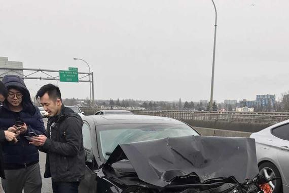 两张图片告诉你奔驰G63和其它车辆的区别