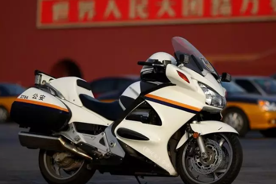 浅析警察叔叔的摩托车，(揭京A5号牌神秘面纱)