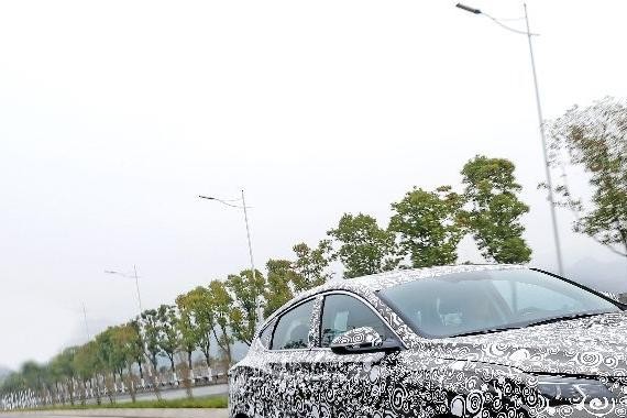 中国最美两厢车即将换代，运动感十足，你猜到是它了吗？