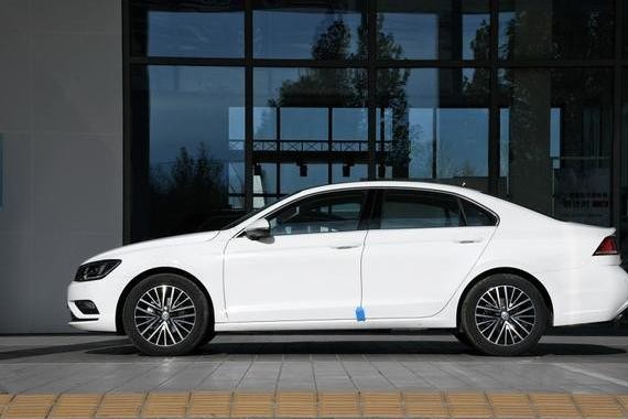 外形号称小CC，和副驾交流还得打电话，如今被思域狂虐，仅12万