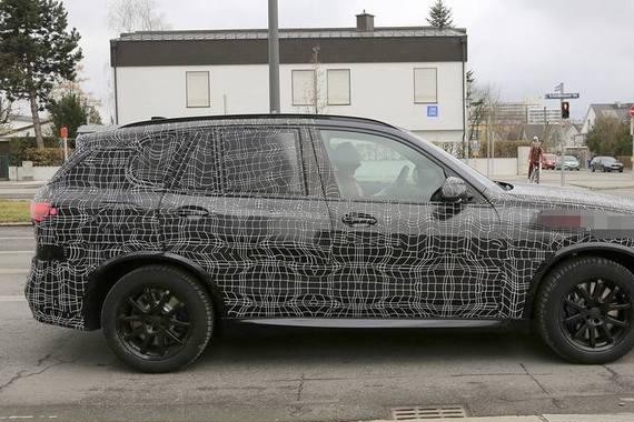 宝马全新一代X5伪装车被拍摄到，有望2018年发布