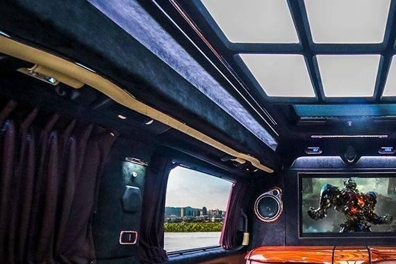 别以为埃尔法无敌手，奔驰威霆卡森豪华版品牌硬、用料足、功能强