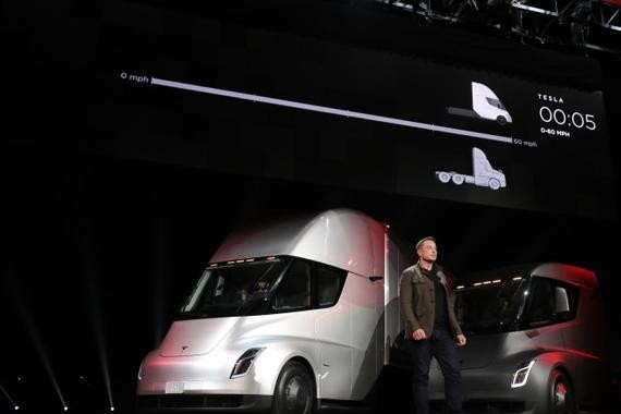 售价15万美元起，特斯拉的电动半卡车开放预订 你会购买吗？