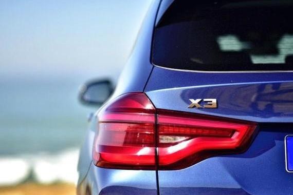 国产宝马X3即便不加长，卖37万也足够让奥迪Q5颤抖！