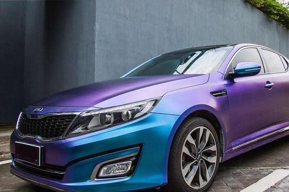 起亚K5全车贴膜案例电光紫魅蓝汽车改色贴膜