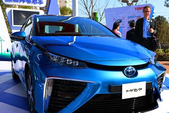 丰田氢燃料汽车现身国内，加氢3分钟，排放的是水，跨省随便跑