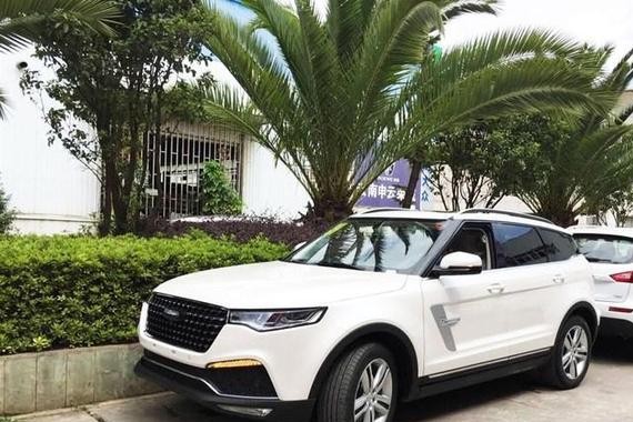 外观霸气中控大气，空间还很大，总之，众泰T700我没买错！