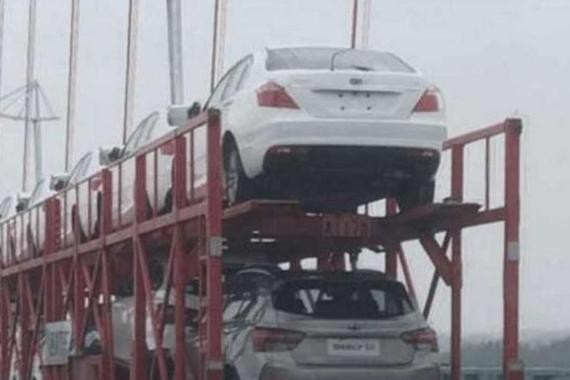 吉利首批S1开始配货，流线造型，液晶显示屏，匹敌宝骏510