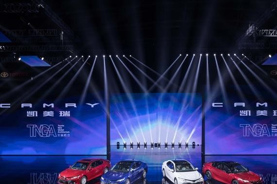 “丰田神车”智能科技爆表 砸锅卖铁也要买辆八代凯美瑞！