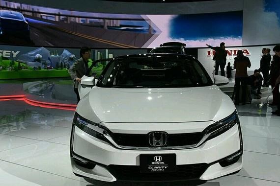 大众十年也撵不上！本田黑科技轿跑亮相，没电没油照样跑