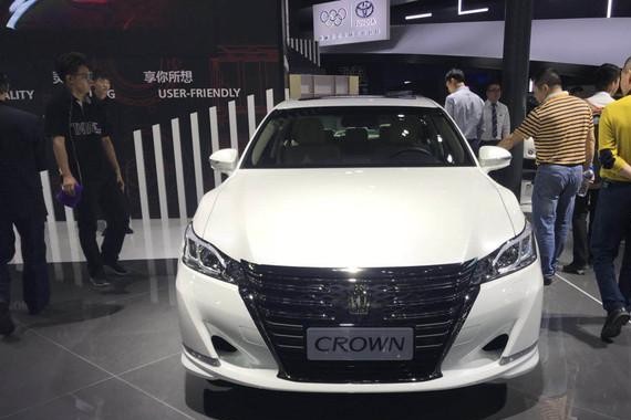 新皇冠12月15日上市，还买什么迈腾，和奥迪A6比都不失面子