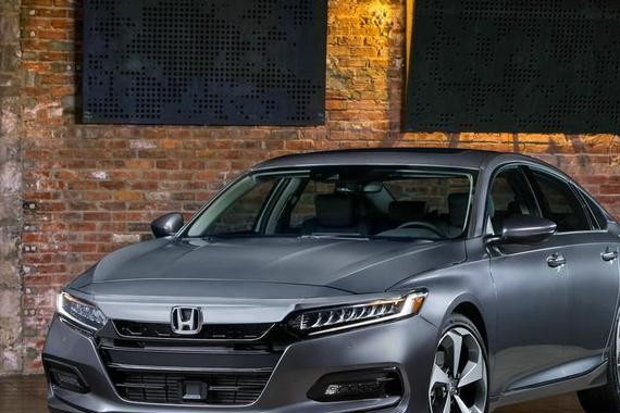 第十代雅阁来了，分不清是整容还是毁容，这还是你认识的雅阁吗