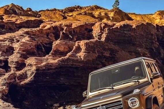 全新奔驰G级悄悄换了怀挡，让人敬佩的还是它几十年不变的外型！