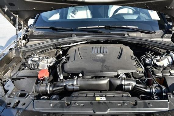 最美丽的SUV，比路虎揽胜还帅，因定价太膨胀，刚上市就降价十万