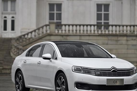 车长近5米，颜值胜迈腾十倍，60万的车如今国产19万，还看啥雅阁