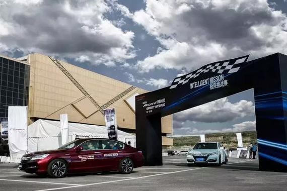 一箱油跑2100多公里的轿车，卖得最多的中型SUV，都出自这个车企