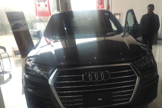 “撩妹达车王”——17款奥迪Q7震撼来袭！奢华内饰，亮瞎眼！